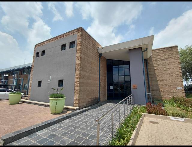 320M² OFFICE TO LET IN RANDJESPARK